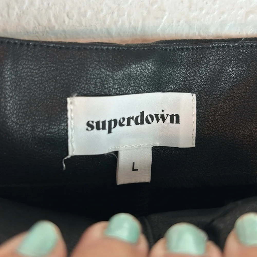 Perfect Revolve Superdown Chanice Buckle Pant Black Faux Leather Trouser Belted - Picture 6 of 8